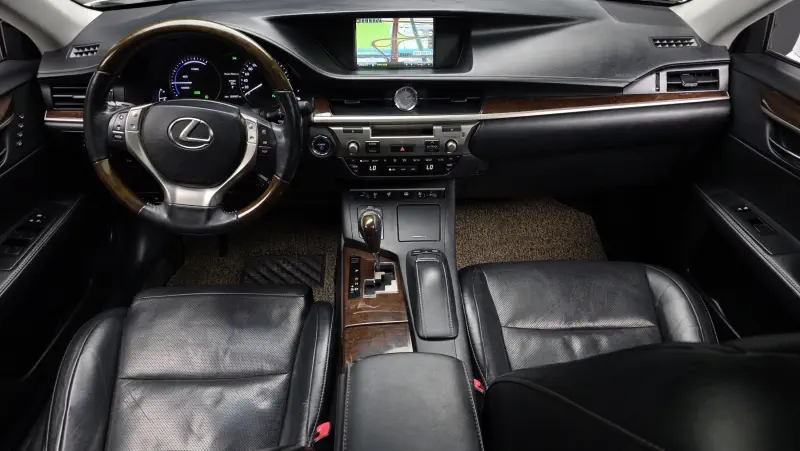 Lexus ES300h