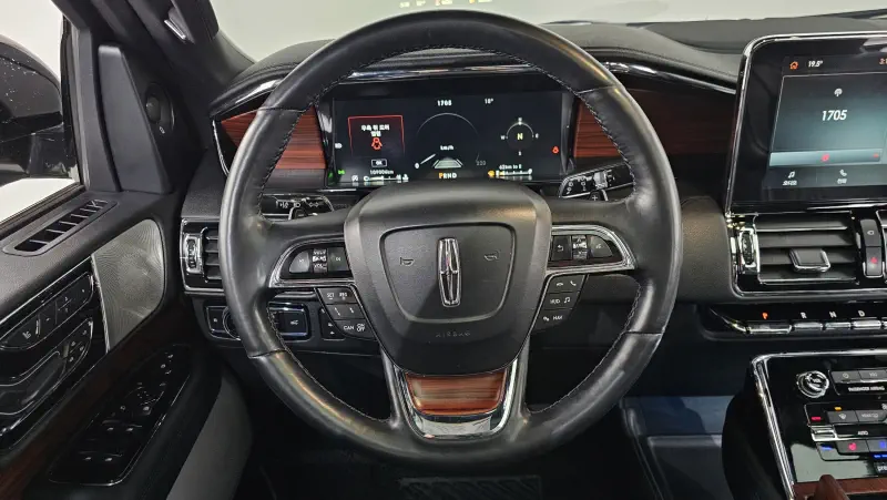 Lincoln Navigator