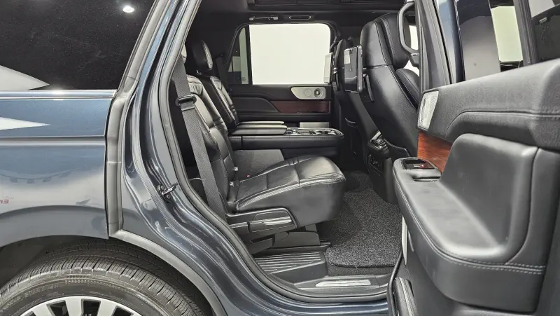 Lincoln Navigator