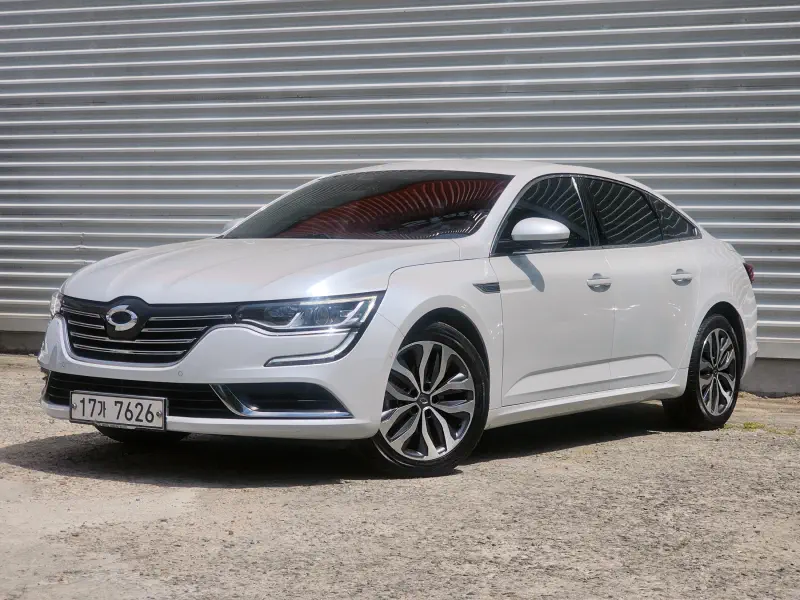 Renault SM6