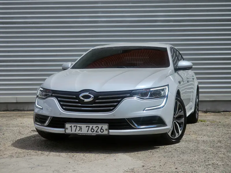 Renault SM6