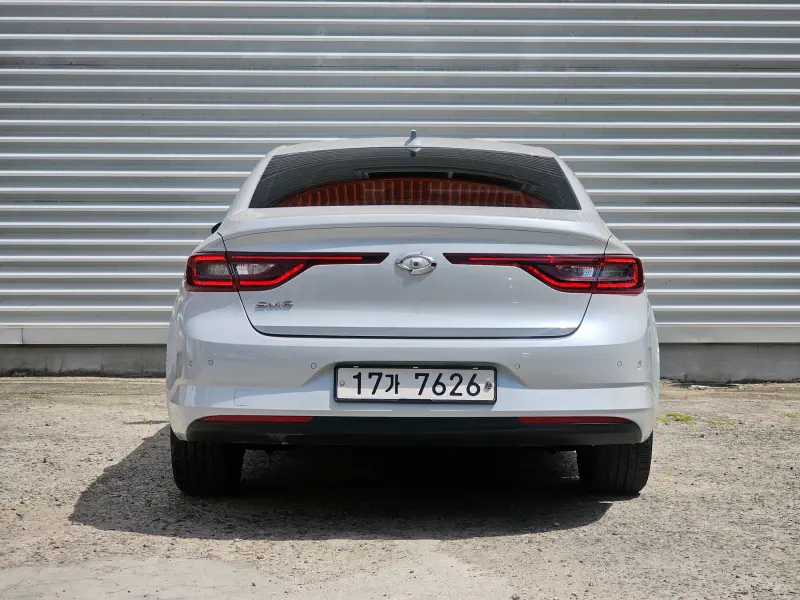 Renault SM6