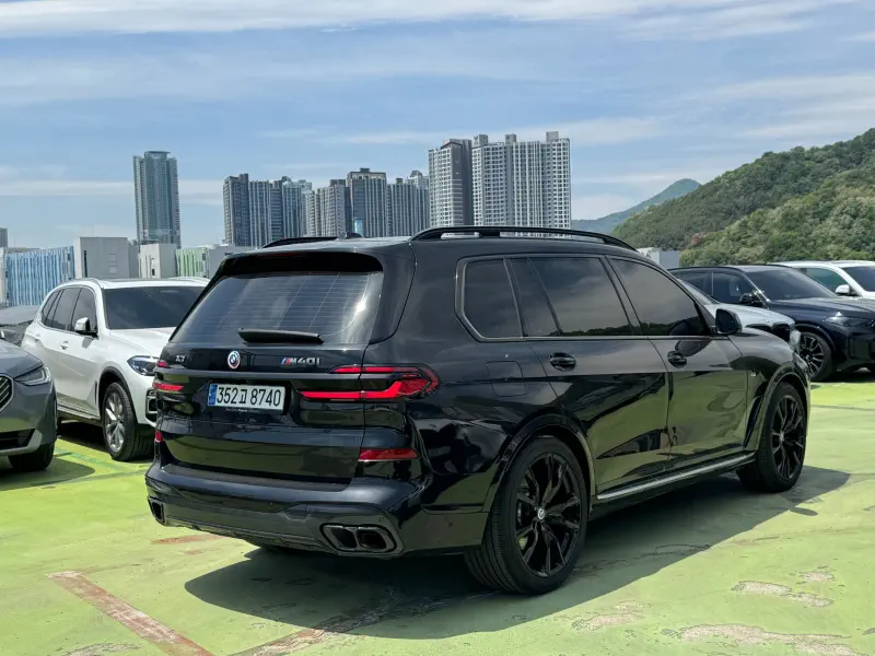 BMW X7