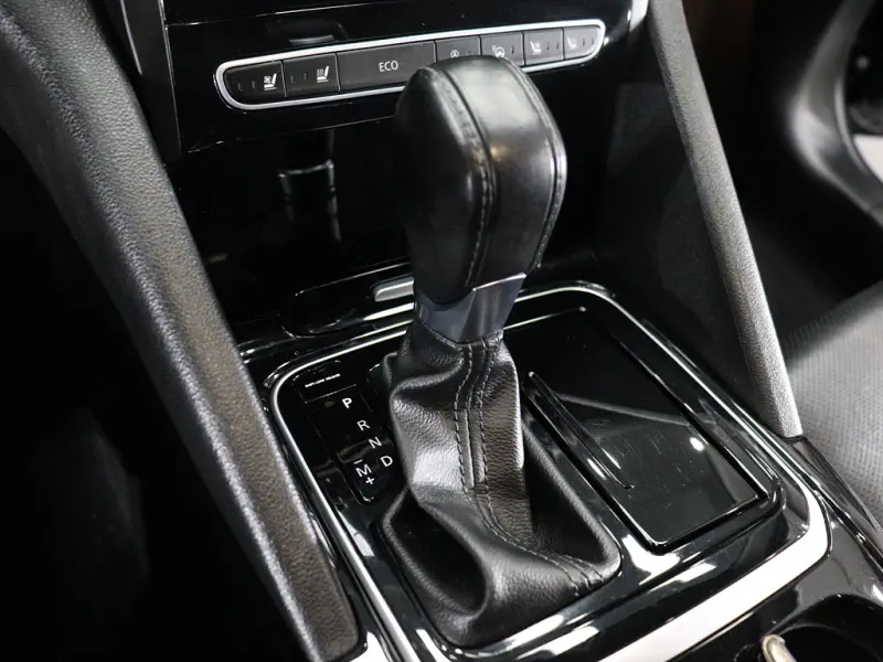 Renault SM6