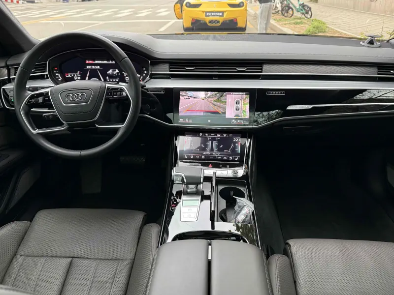 Audi A8