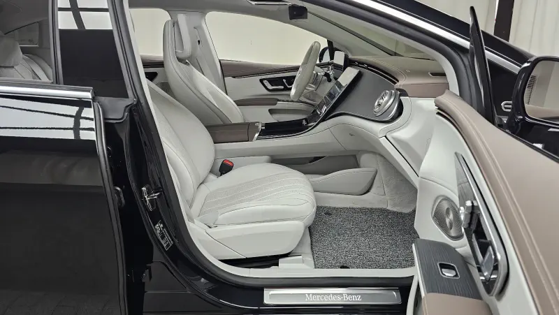 Mercedes-Benz EQS