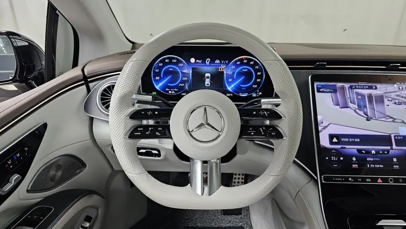 Mercedes-Benz EQS
