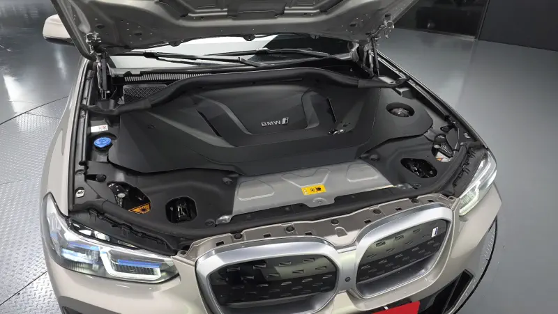 BMW iX3
