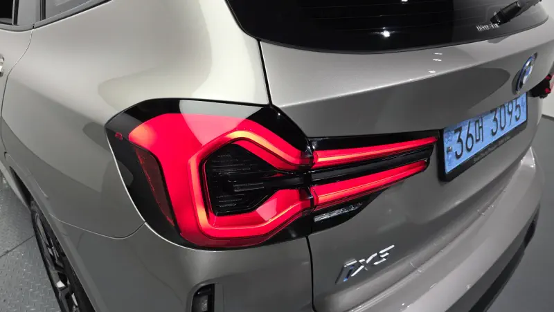BMW iX3