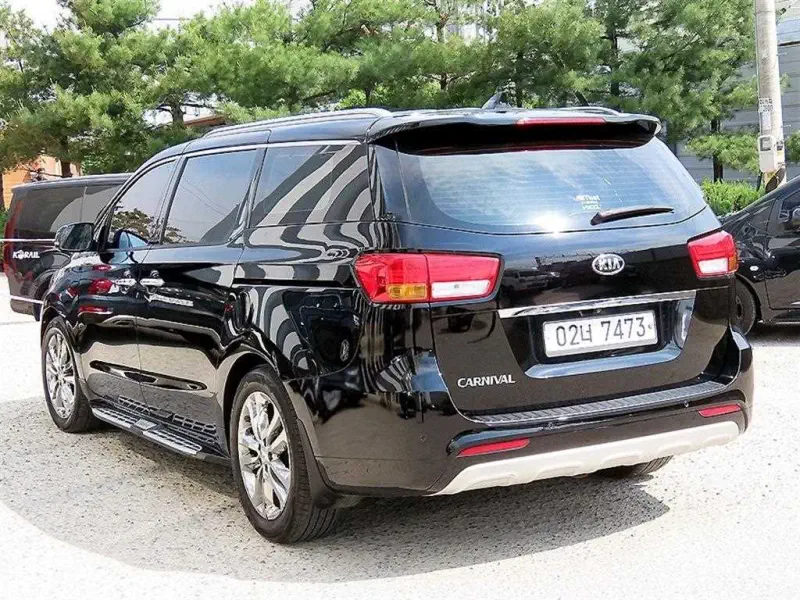 Kia Carnival