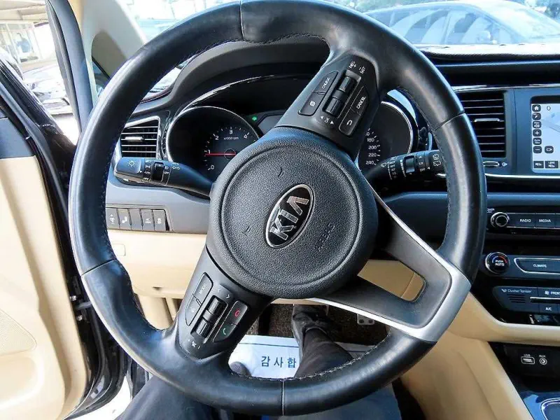 Kia Carnival