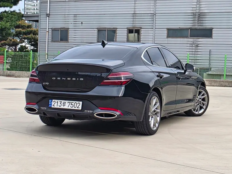 Genesis G70