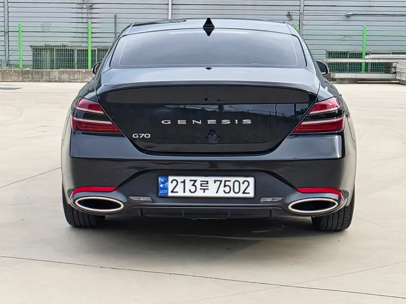 Genesis G70