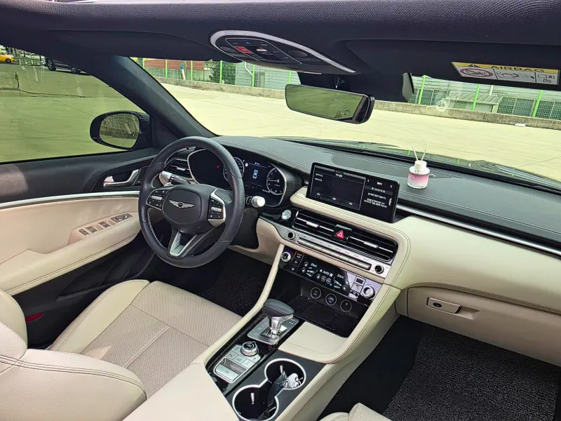 Genesis G70