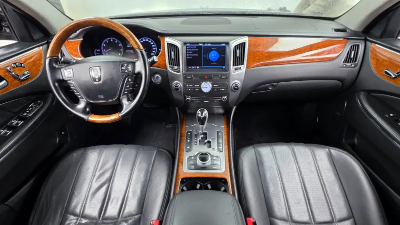 Hyundai Equus