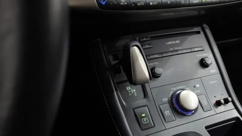 Lexus CT200h