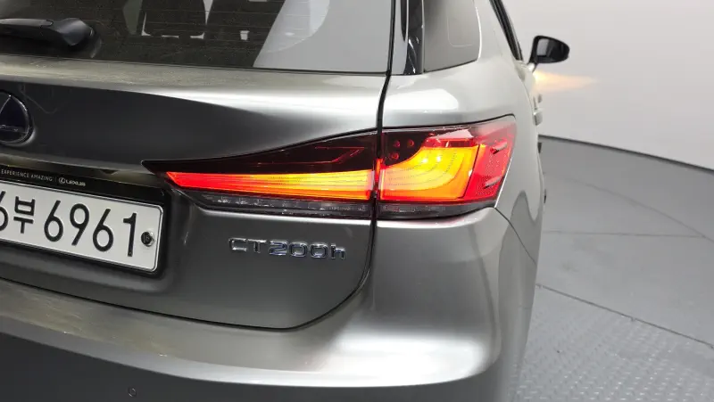 Lexus CT200h