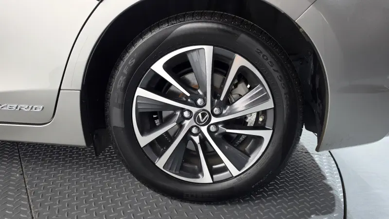 Lexus CT200h