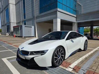 BMW i8