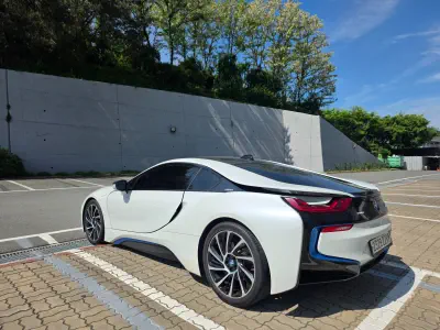 BMW i8