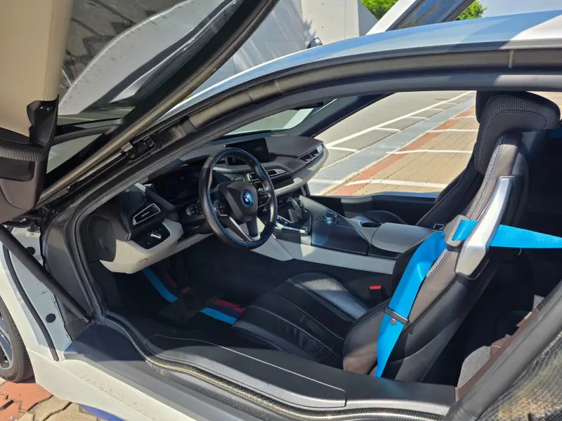 BMW i8