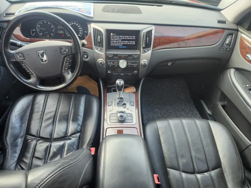 Hyundai Equus
