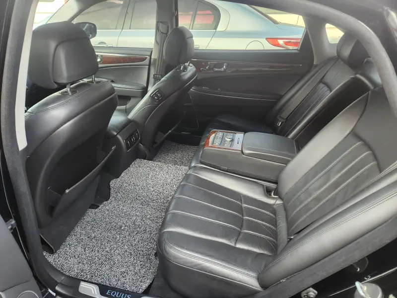 Hyundai Equus