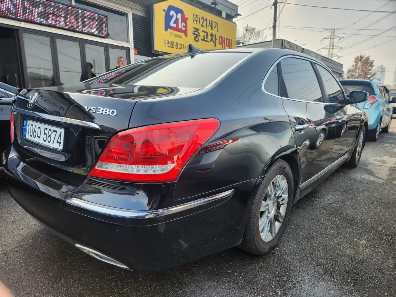 Hyundai Equus
