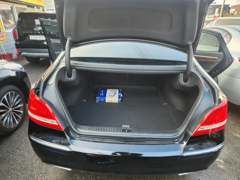 Hyundai Equus
