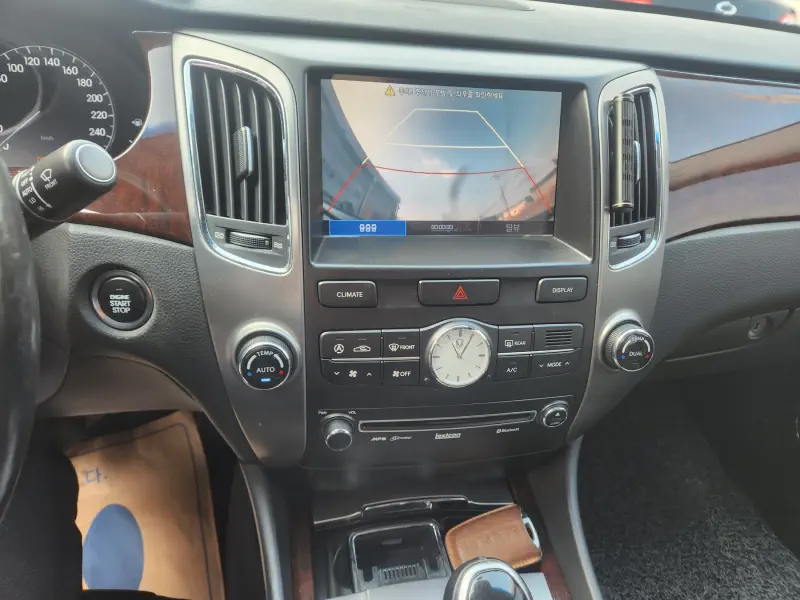 Hyundai Equus