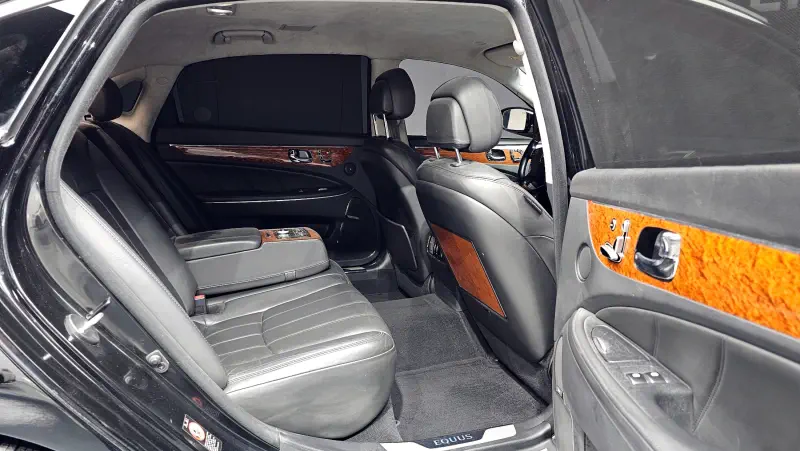 Hyundai Equus