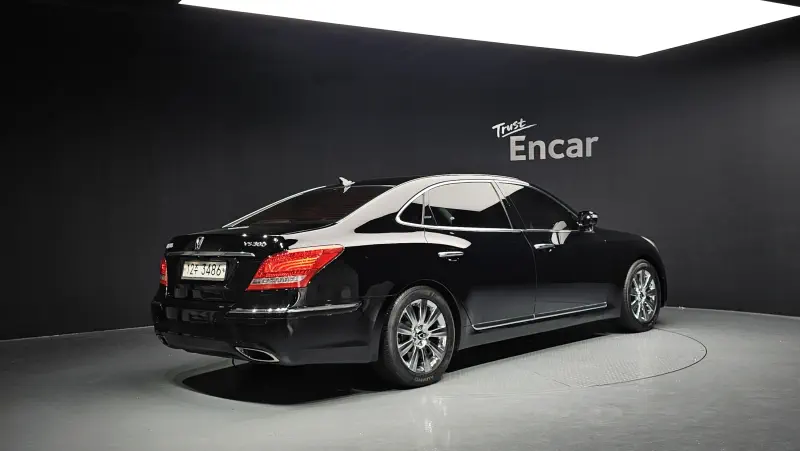 Hyundai Equus