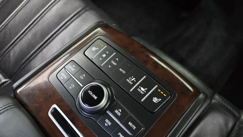 Hyundai Equus