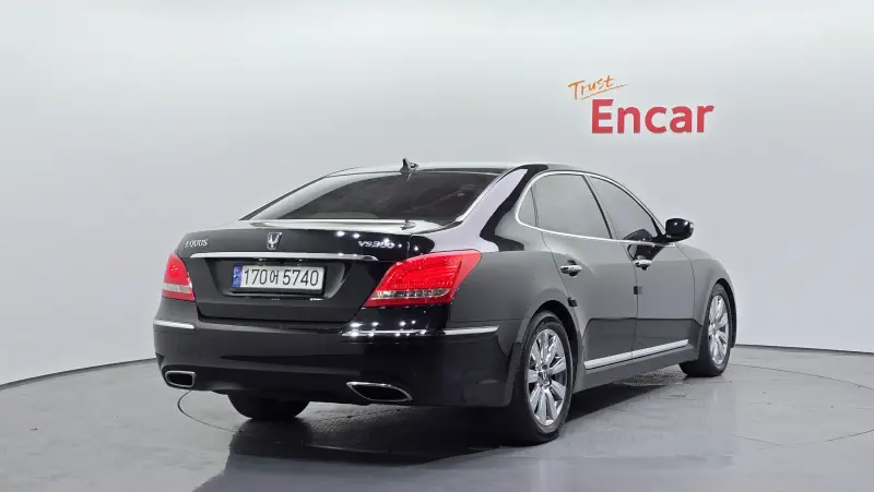 Hyundai Equus