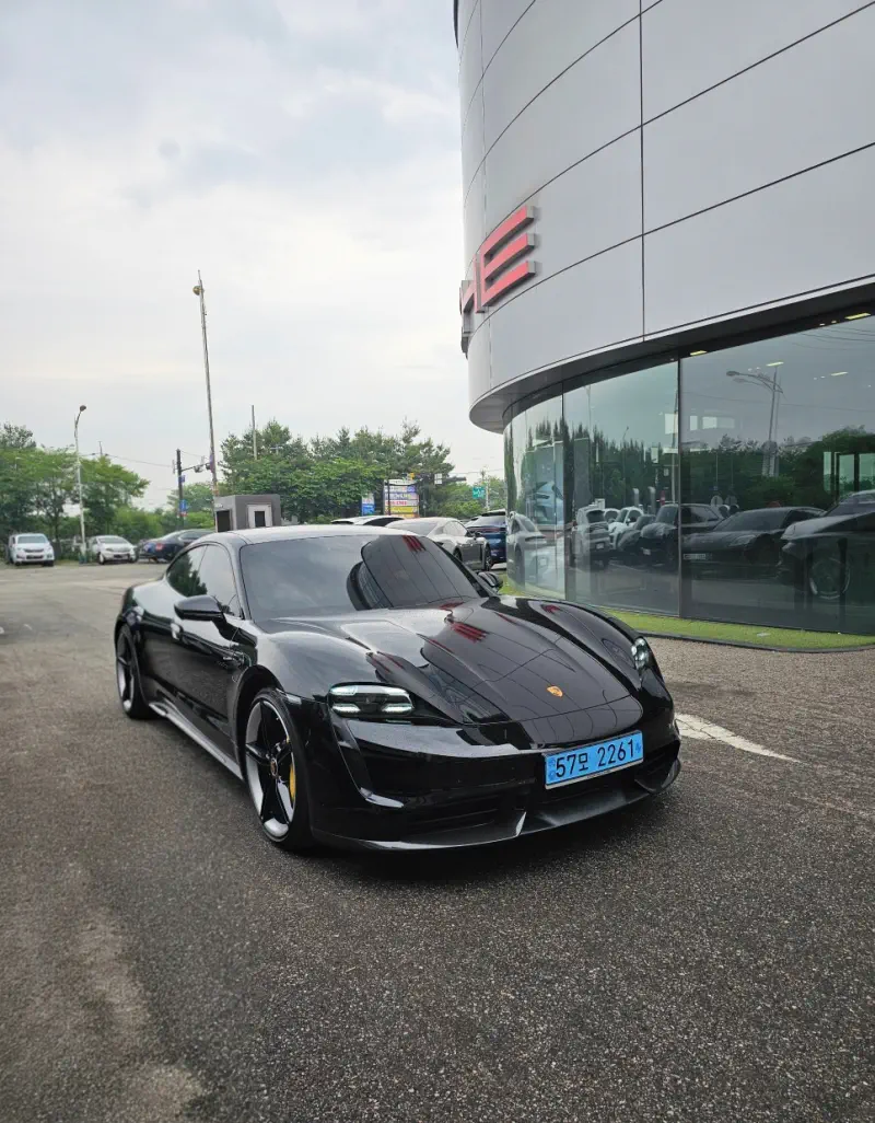 Porsche Taycan