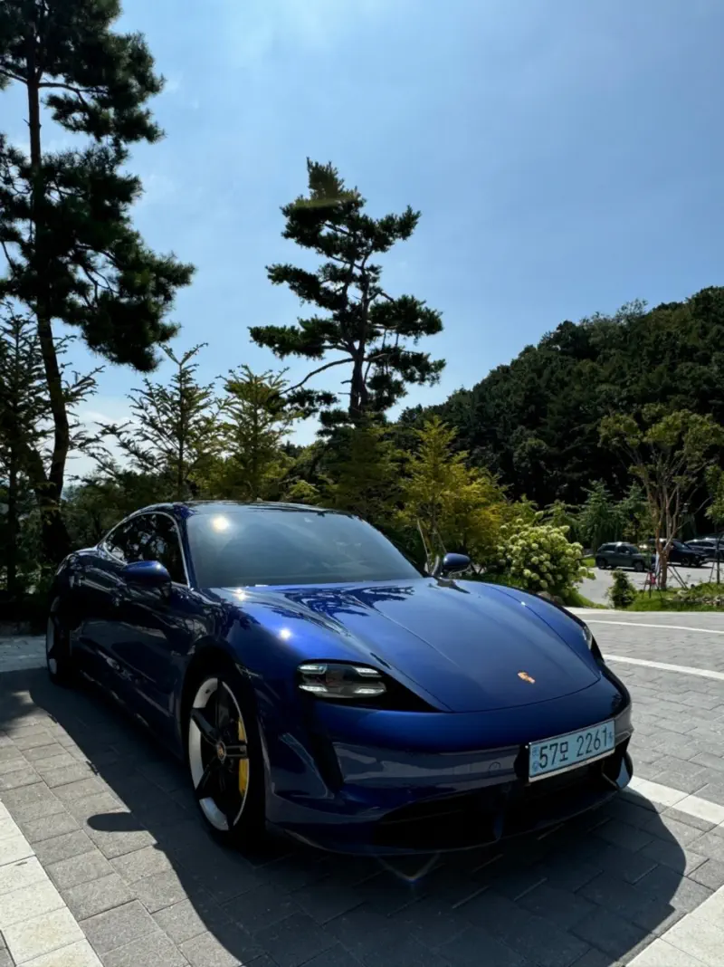 Porsche Taycan