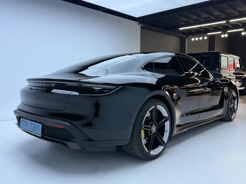 Porsche Taycan