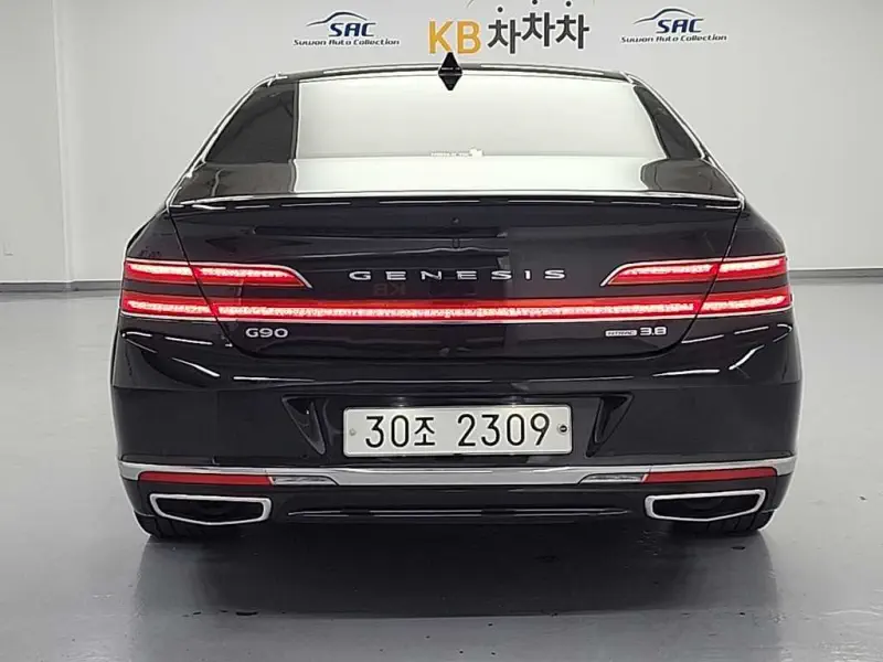 Genesis G90