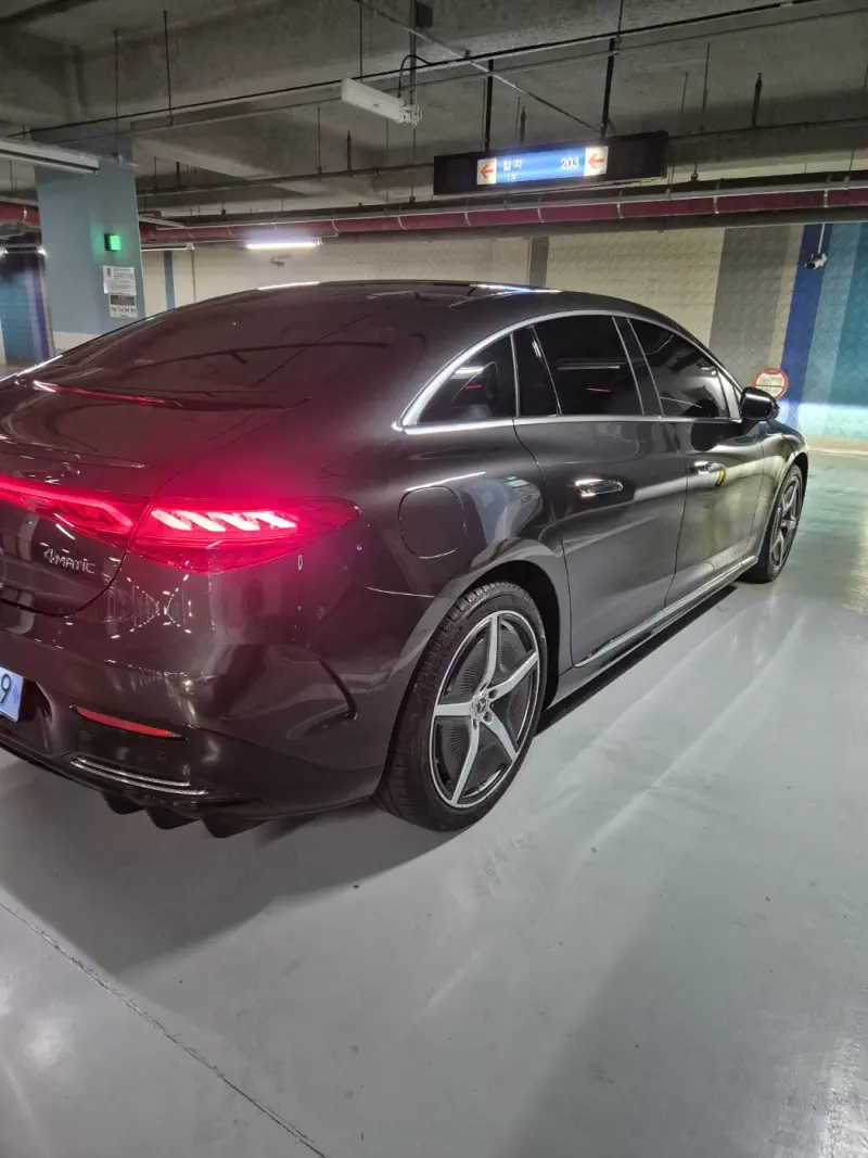 Mercedes-Benz EQE