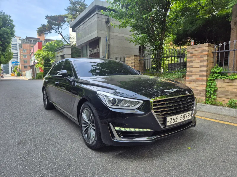 Genesis EQ900