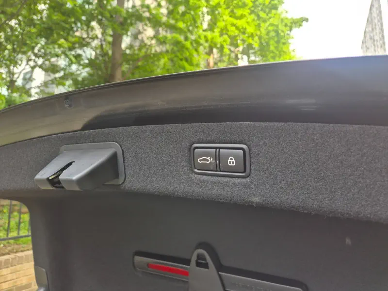 Genesis EQ900