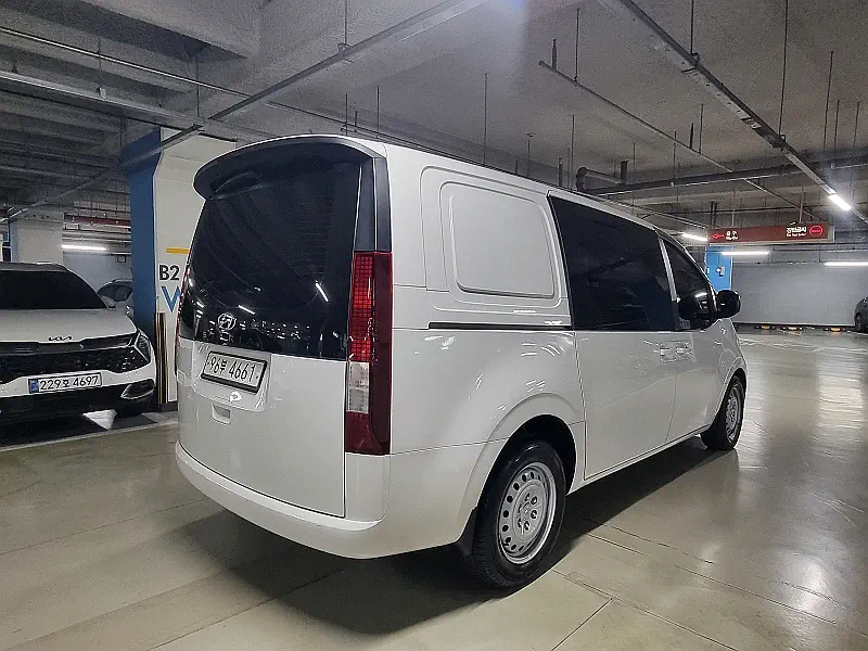 Hyundai Staria