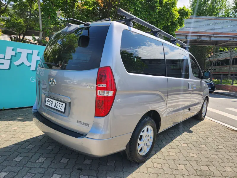 Hyundai Grand Starex