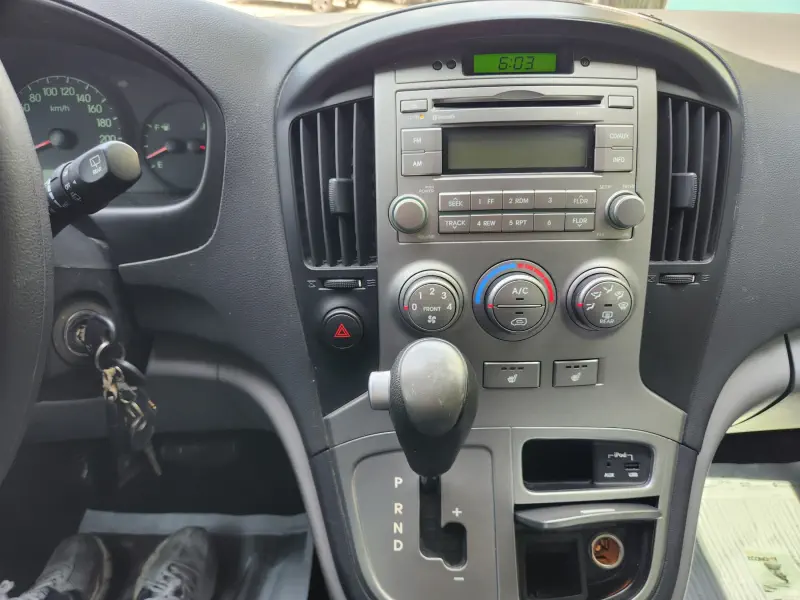 Hyundai Grand Starex