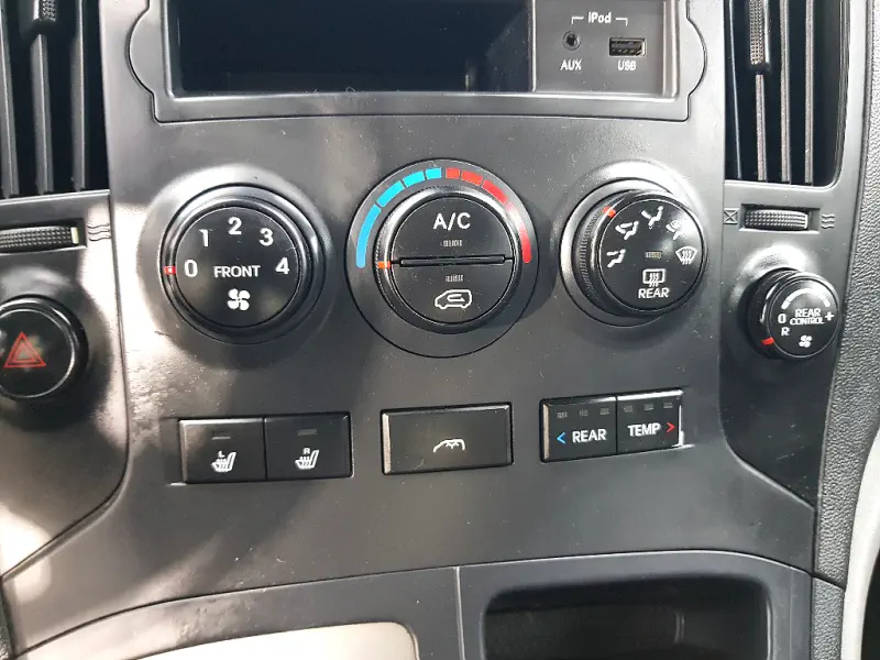 Hyundai Grand Starex