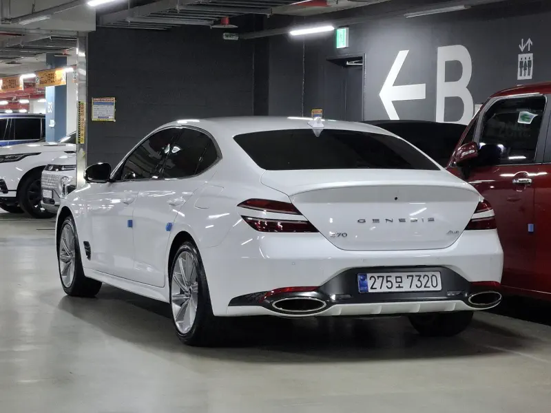 Genesis G70