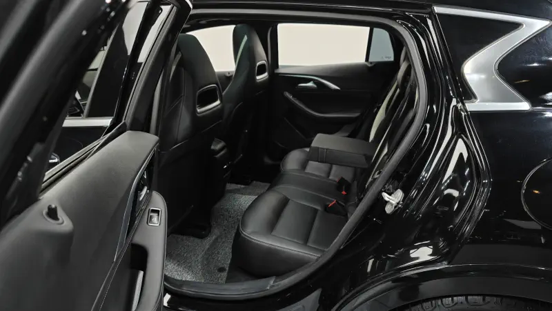 Infiniti Q30