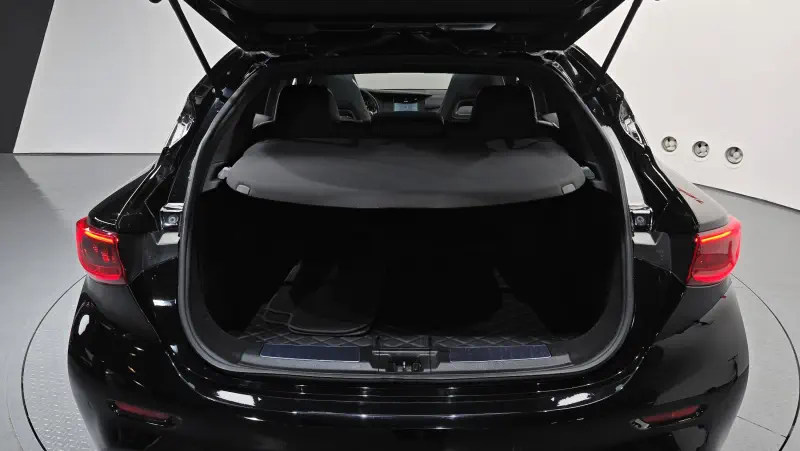 Infiniti Q30