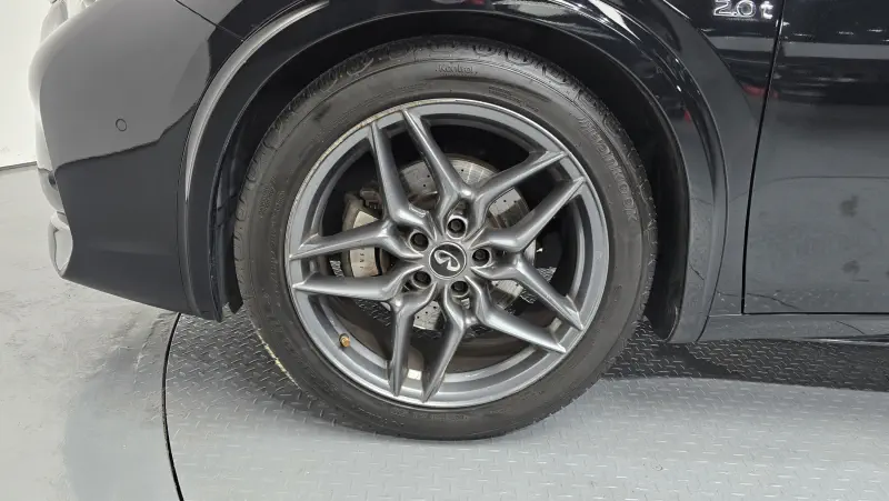 Infiniti Q30