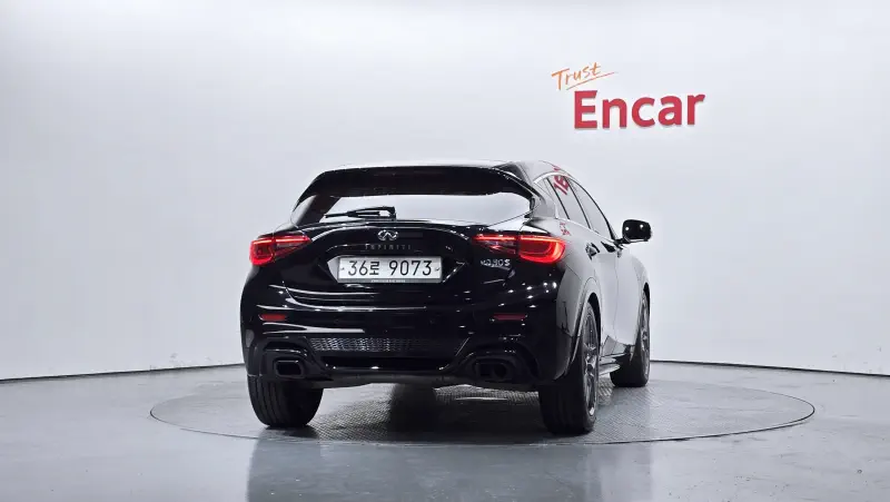 Infiniti Q30